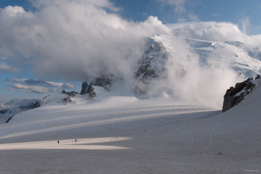 Le Mont Blanc du Tacul dans les nuages
