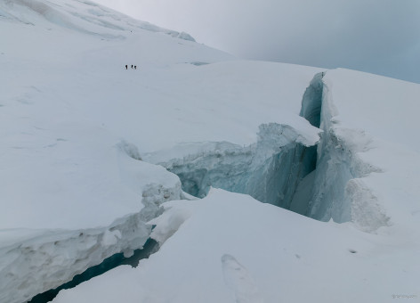 Crevasses sur la voie normale du Tacul