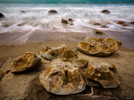 Moeraki boulders