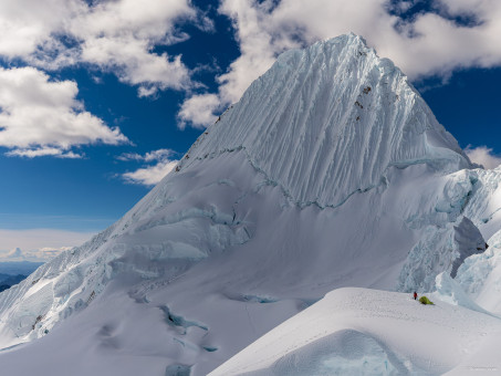Alpamayo (5947m)