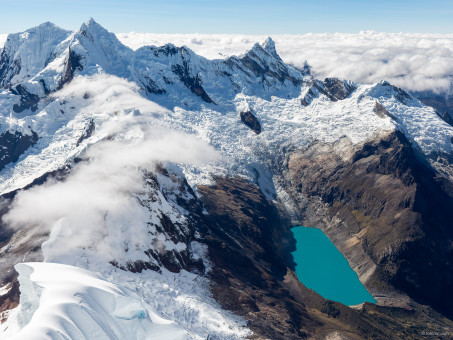 Vue depuis le sommet de l'Alpamayo