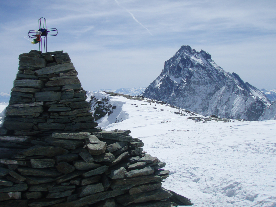 vue sur le Mont Viso depuis le sommet du Monte Meidassa