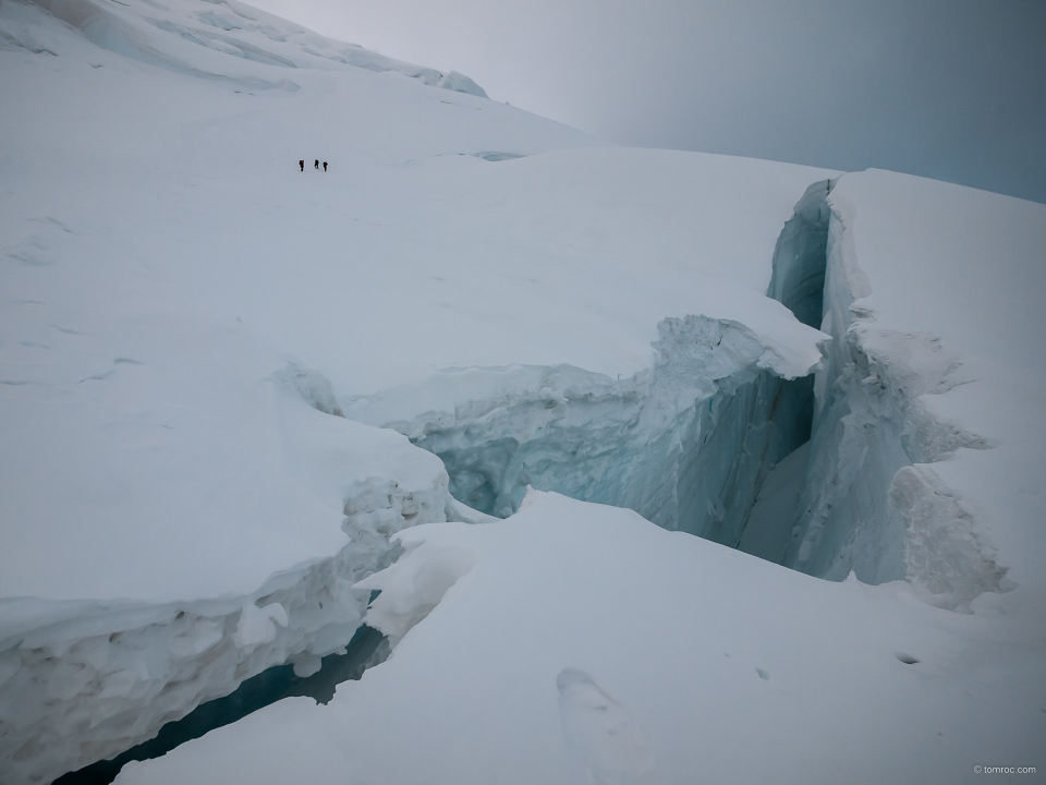 Crevasses sur la voie normale du Tacul.