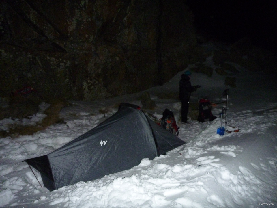 Le bivouac au soir, avant les chutes de neige.