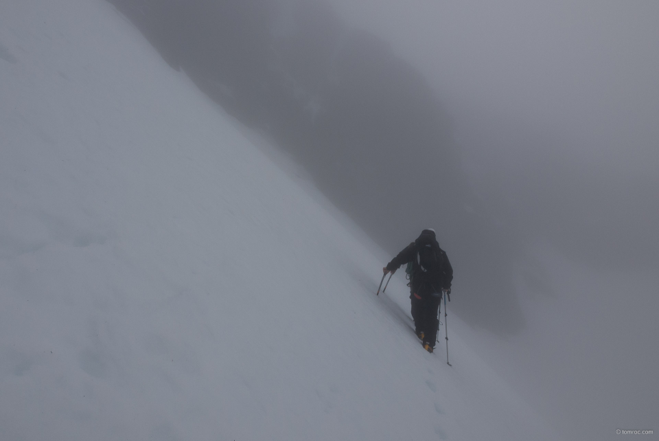 Le brouillard n'est jamais loin.