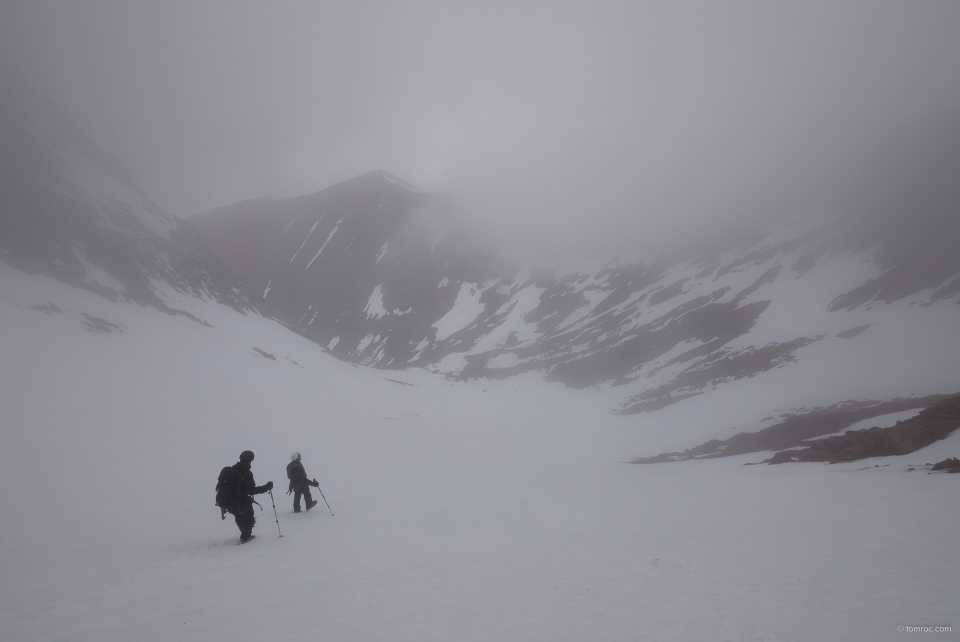 Redescente dans le brouillard.