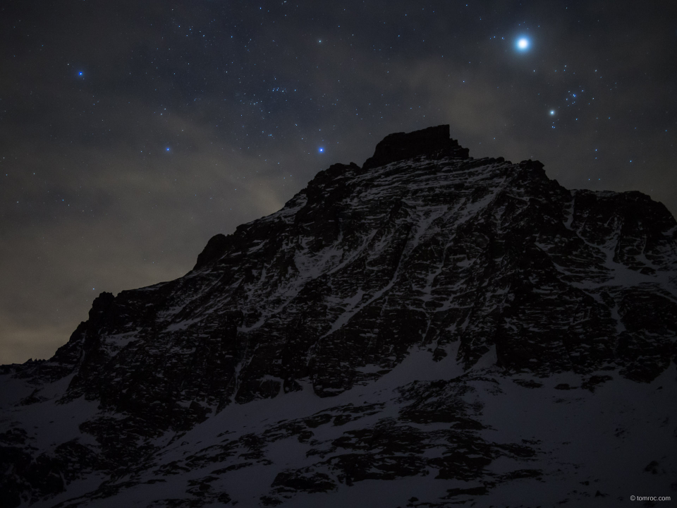 Le mont Viso sous les étoiles