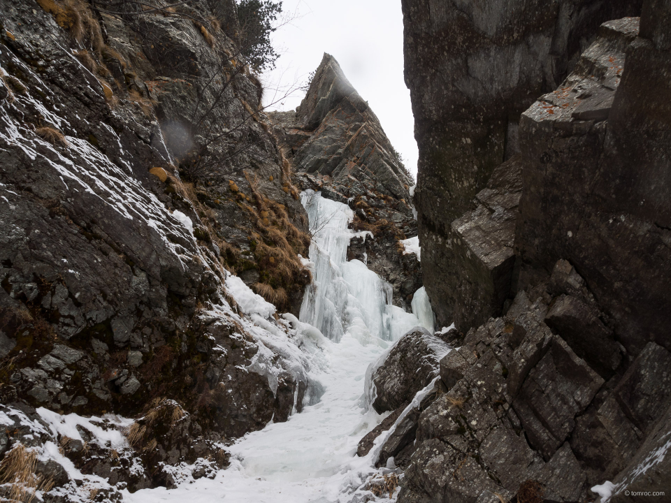 Avant-dernière longueur de Lillaz gully, Cogne