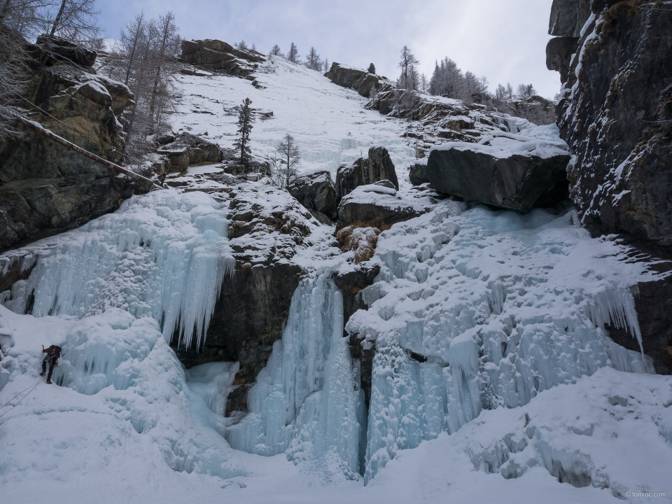 Dans Cascade de Lillaz, Cogne