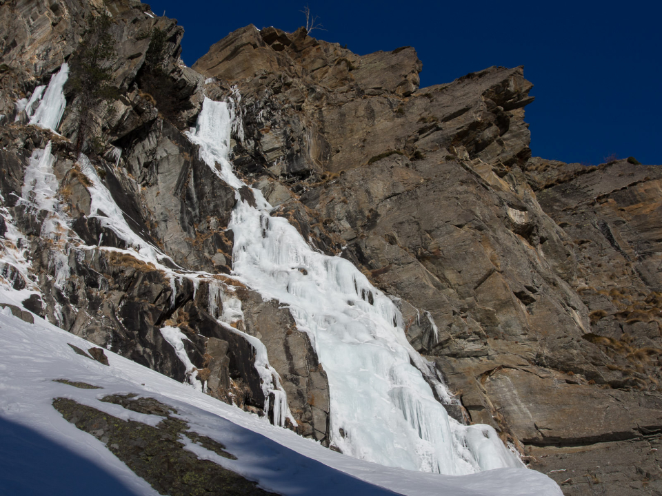 Cascade Henninger, Cogne Valeille