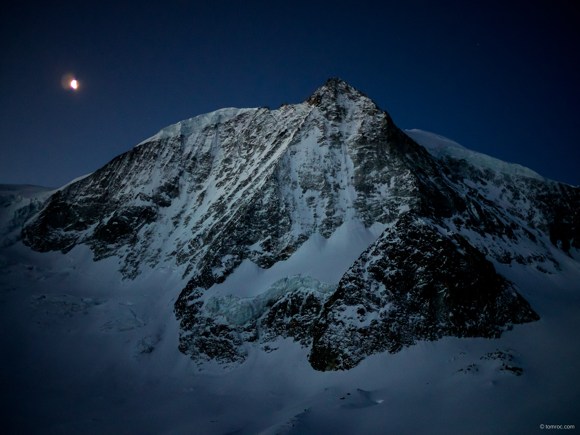 Ski de randonnée depuis la Cabane des Dix, en Suisse